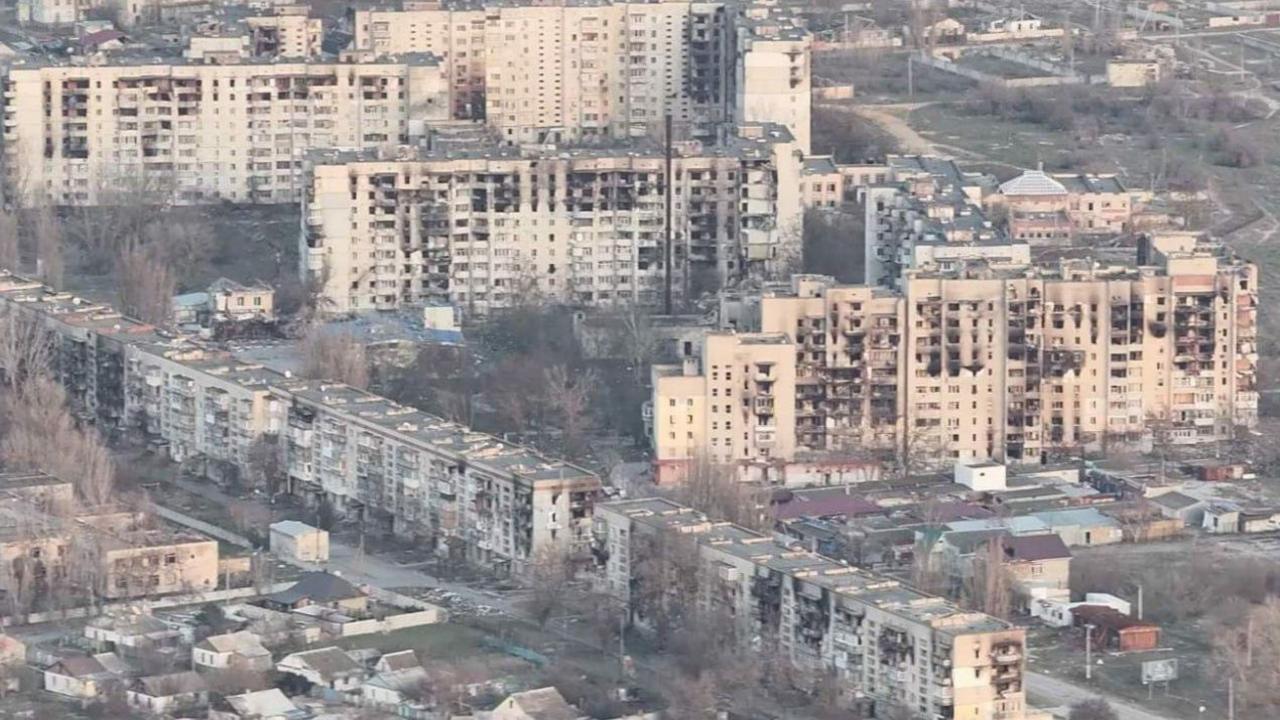 Ruined buildings in Oleshky