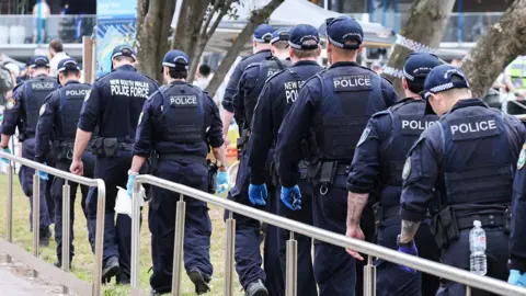NSW Premier Stands Firm on Police Response During Bondi Attack