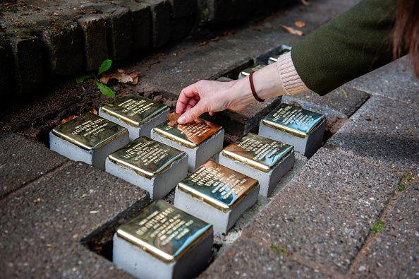 Heidenau Hangs Up Holocaust Stones: Local Ban Sparks National Debate