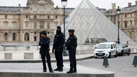Two Suspects Arrested in Daring Louvre Jewel Heist