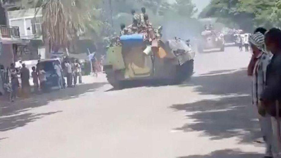 Armoured vehicles move through Alamata, Ethiopia