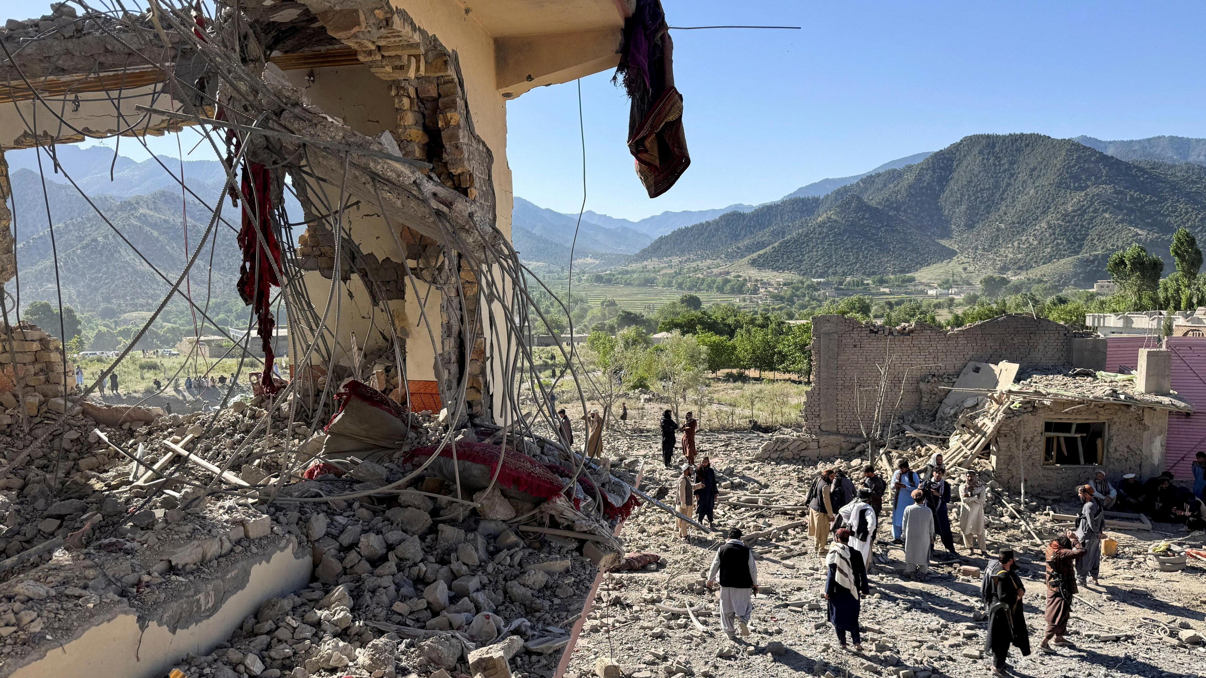 Pakistan’s Air Strikes on Afghan Border Ransom 28+ Civilians, UN Says