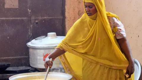 Community Kitchens in Sudan Facing Collapse Amid Crisis