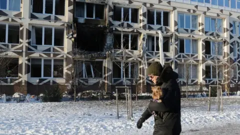 Macron Rallies Ukraine Allies to Secure Peace and Reassurance Amid Ongoing Conflict