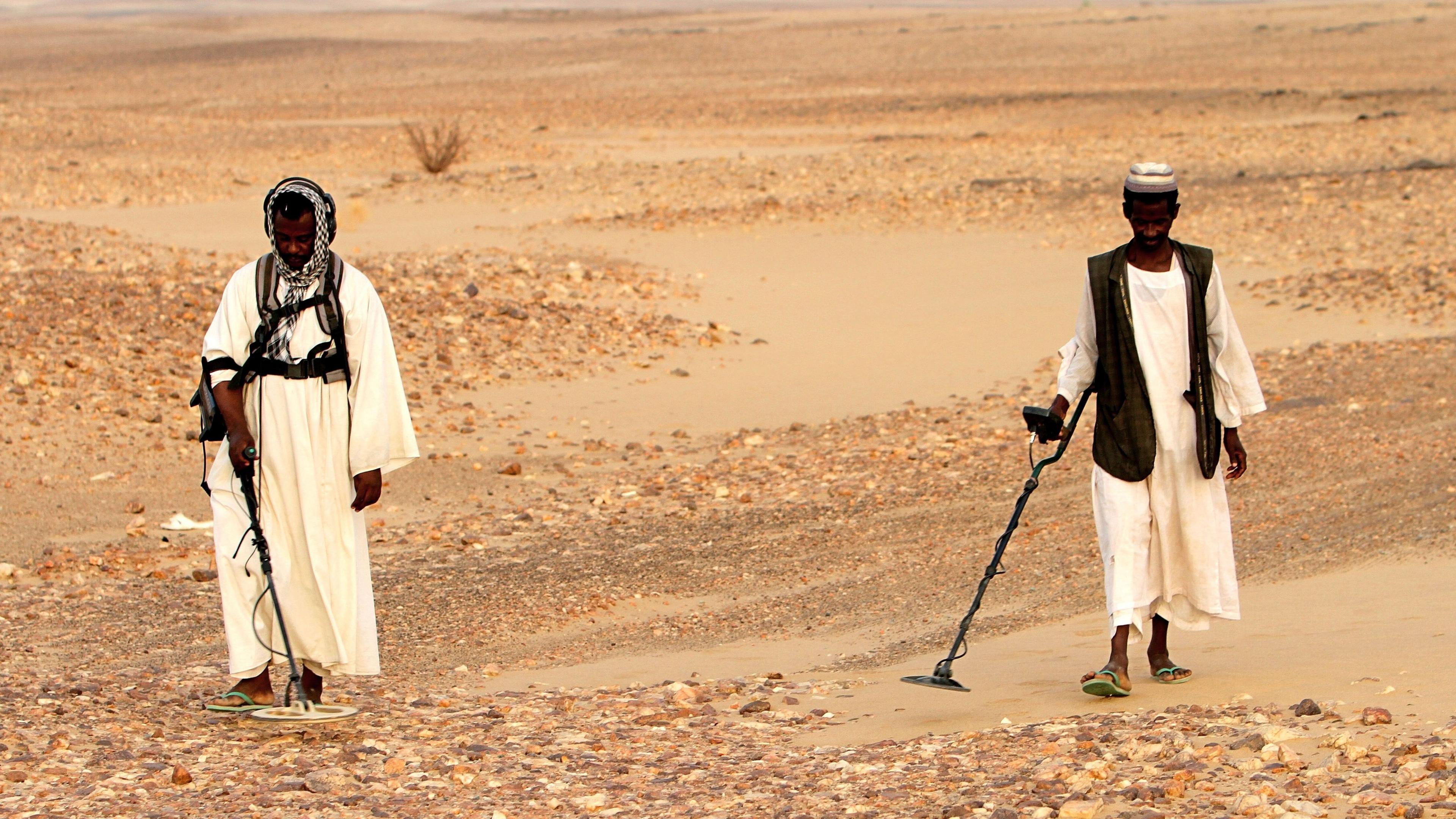 Dozens Killed in Air Strikes on Sudan‑Egypt Gold Mining Camps