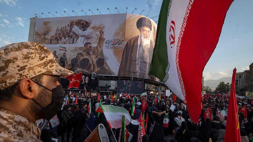 Iran Threatens to Block Trade Routes as US Launches Fresh Strikes