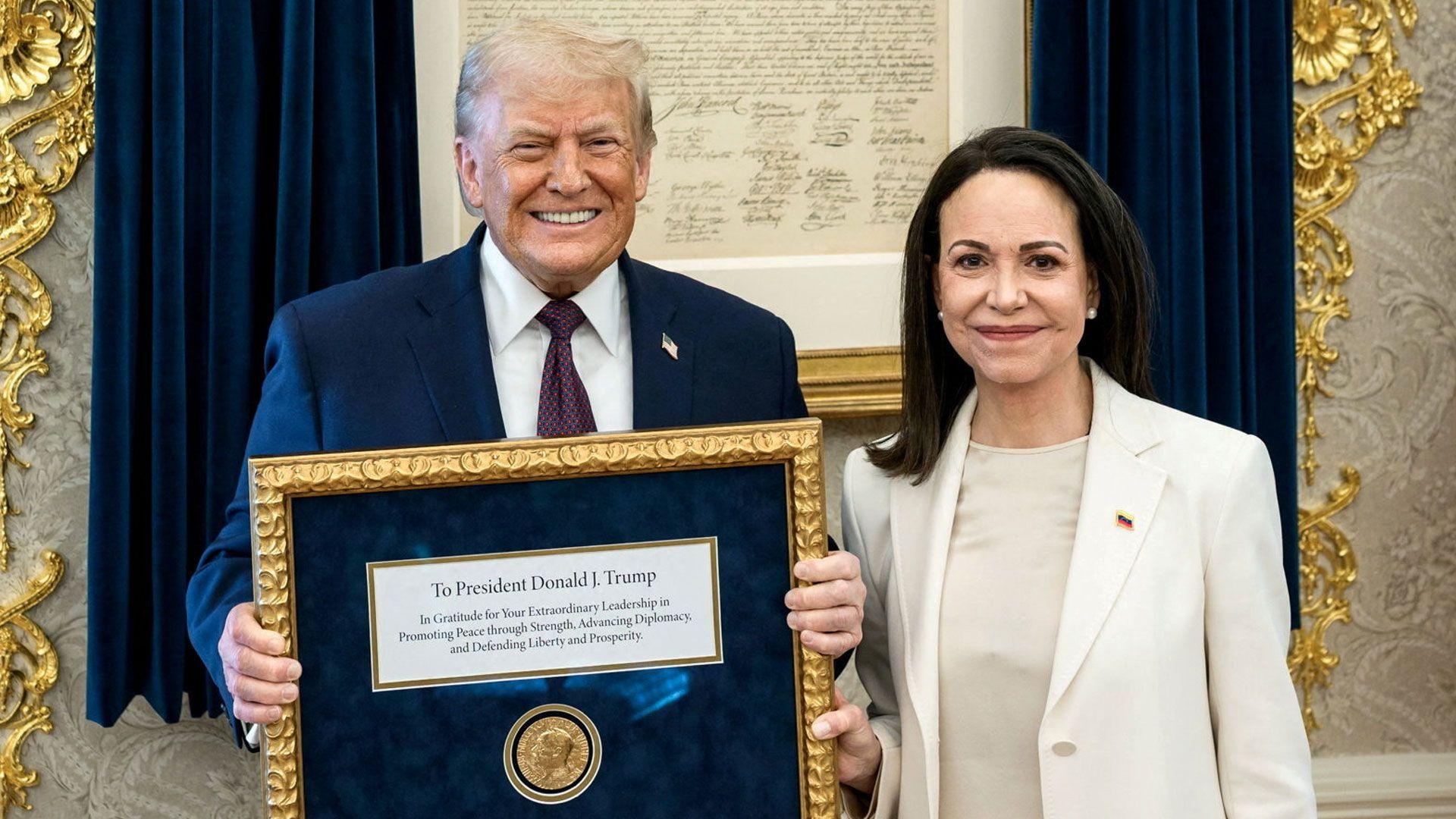 Nabi Pillay accepting the Nobel Peace Prize