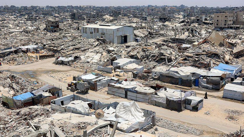Hamas’ Disarmament Pact Signals New Hope for Gaza – But Israel Sticks to Door‑Step