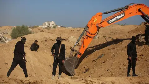 Israel Receives Coffin Claiming to Hold Body of Gaza Hostage