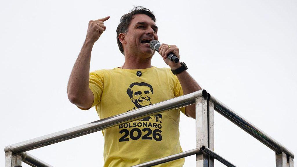 Flávio Bolsonaro Cruises Ahead in Brazil’s First Election Round