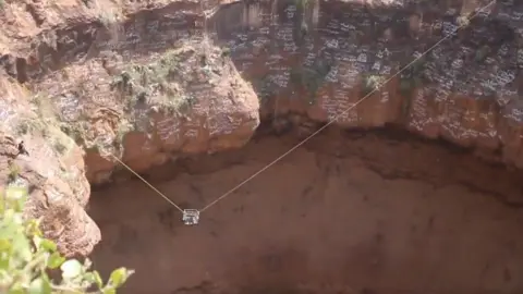 'Spider‑Man of Yemen' Falls into Volcanic Crater, Resulting in Fatal Accident