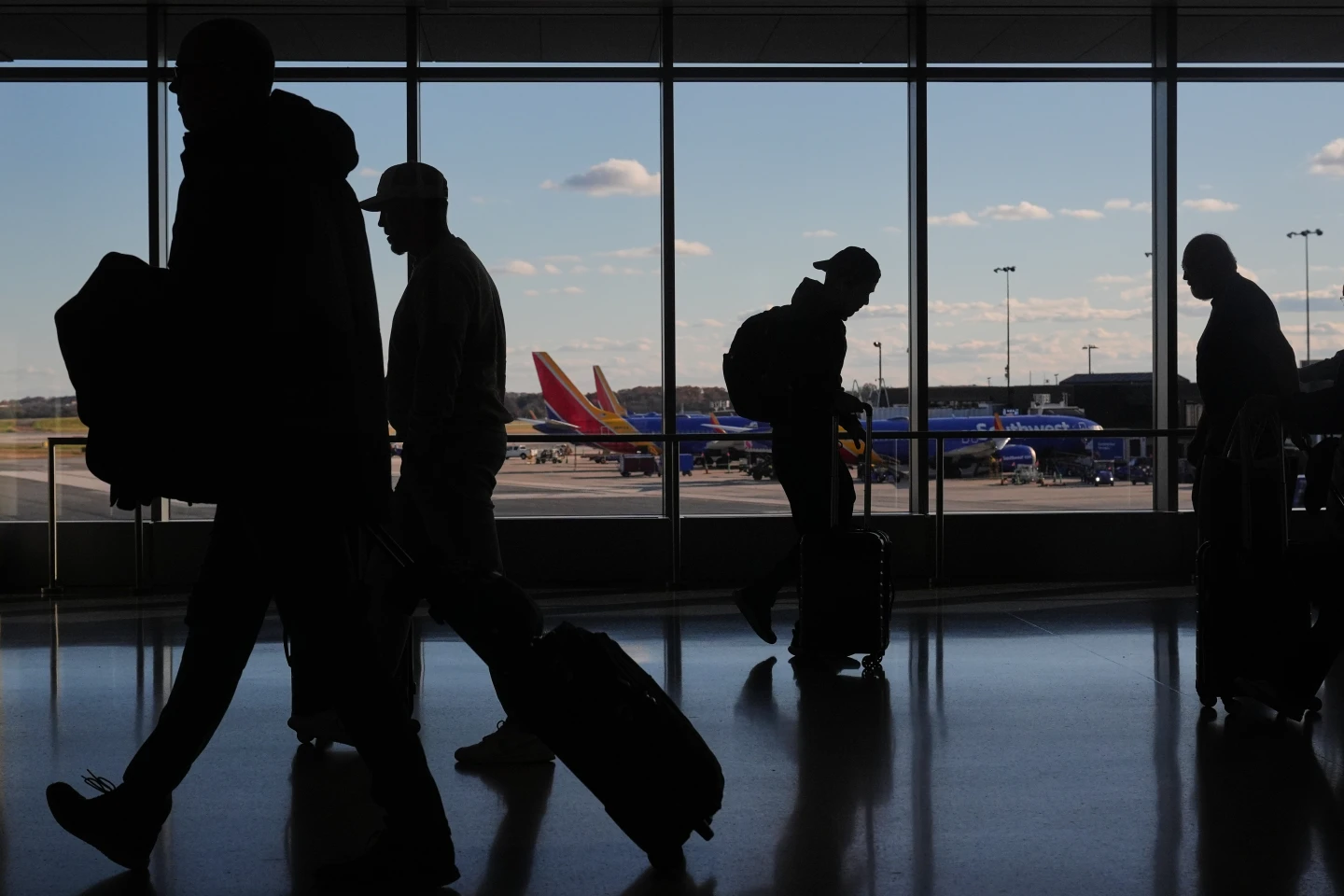 American Skies in Turmoil: Flight Cancellations Escalate Amid FAA Target Adjustments
