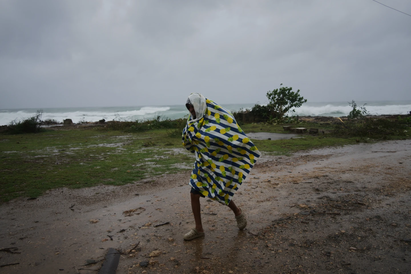 Hurricane Melissa Threatens Eastern Cuba as Damage Reports Emerge from Jamaica