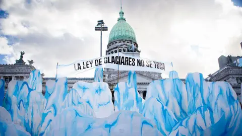 Argentina Eases Glacier Protections, Sparking Environmental Concerns
