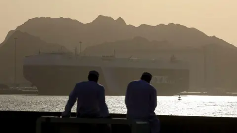 US‑Iran Agreement Opens Strait of Hormuz but Leaves Key Issues TBD