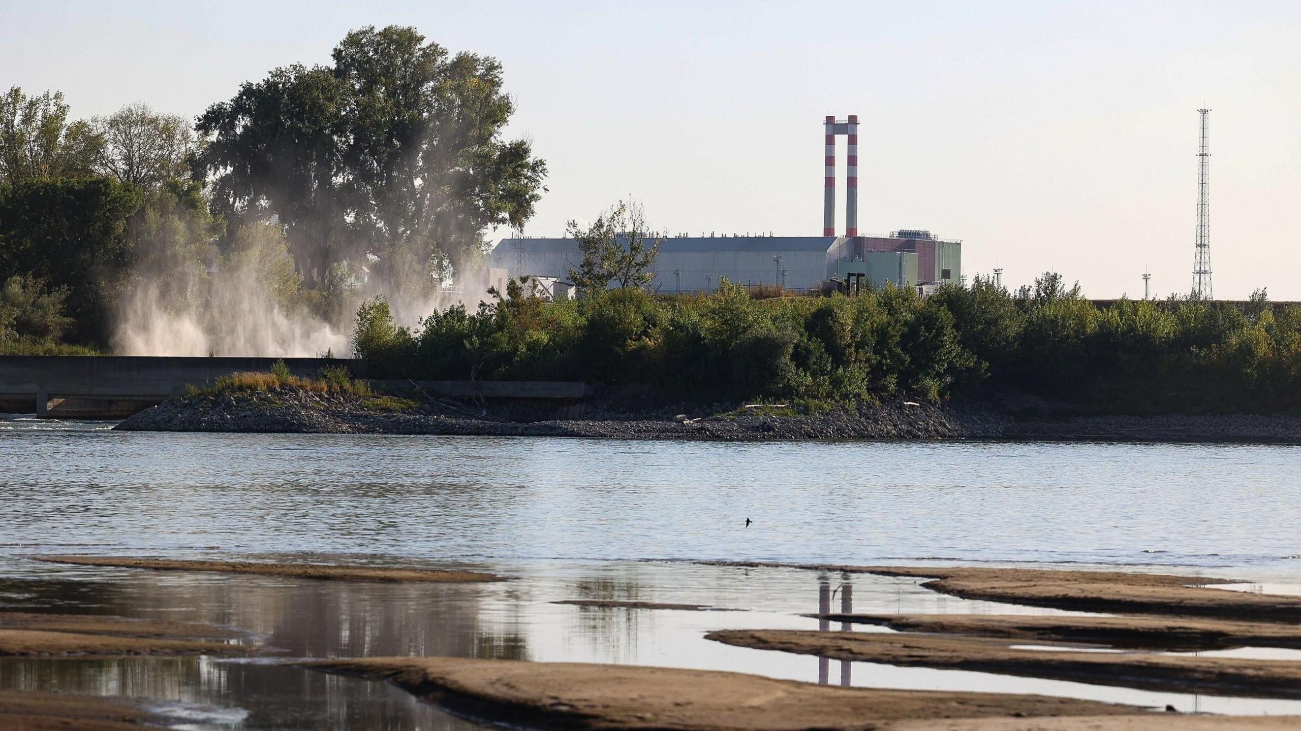 Danube Drought Forces Hungary’s Paks Nuclear Power Plant to Shut Down