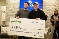 Ed Bambas, an 88-year-old grocery store employee from Michigan, received an emotional surprise—a check for $1.7 million from a GoFundMe campaign initiated by Australian influencer Sam Weidenhofer.