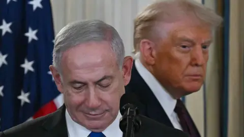 Iran Accord Forces Netanyahu into Political Crossroads