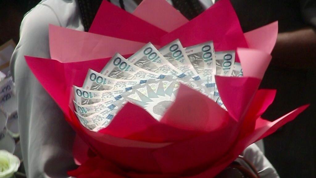 Seven Arrested in Ghana for Crafting Illegal ‘Money Bouquets’