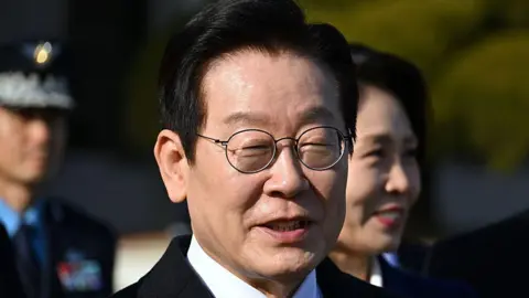 A New Chapter: South Korea's President Lee Jae Myung Engages China to Enhance Bilateral Relations