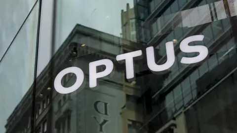 Optus Faces Backlash for Mistakenly Sending Outage Alerts to Incorrect Emails