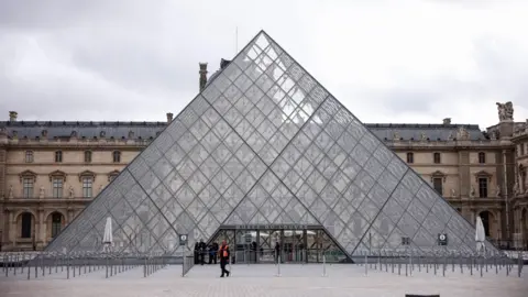 Water Leak at Louvre Museum Damages Hundreds of Books