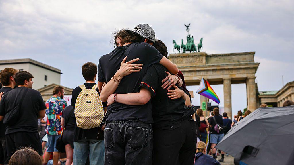 Justice Shake‑Up After Berlin Pride Ramming: Attacker Released Weeks Earlier