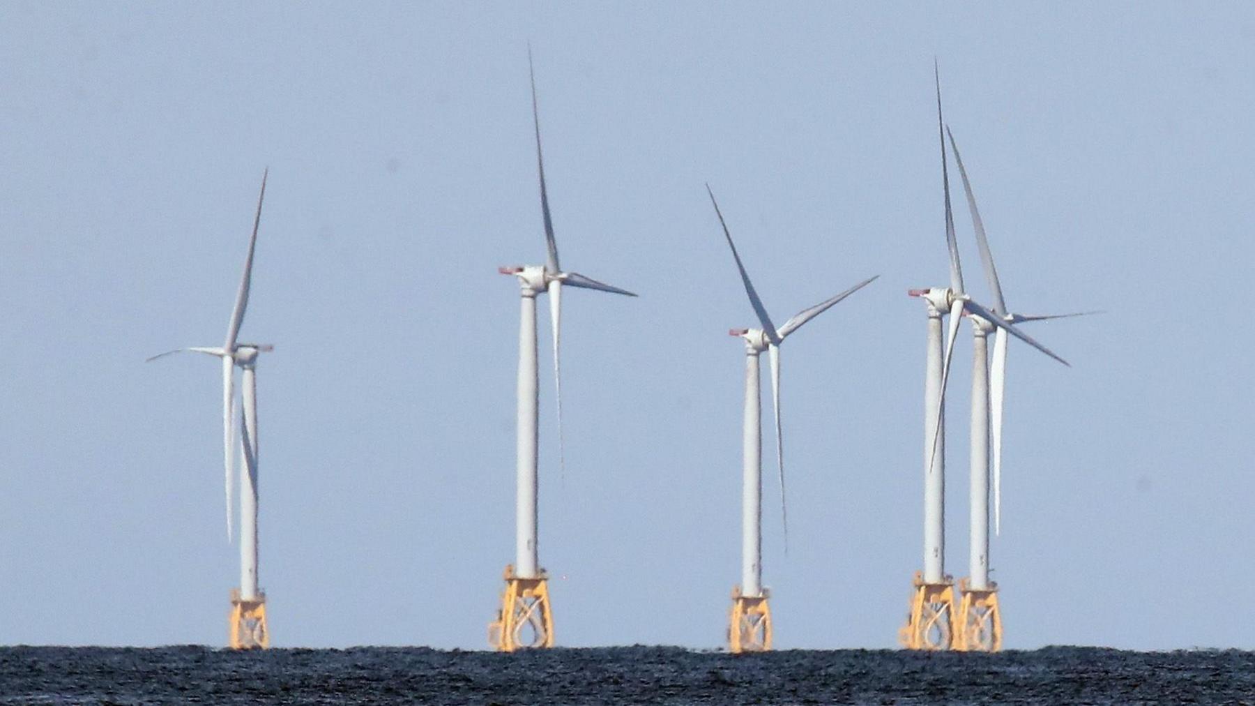 Trump Payout Compels German Energy Firm RWE to Abort U.S. Offshore Wind Projects