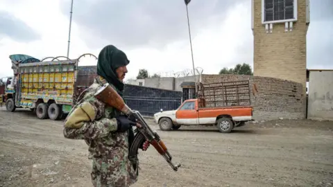 Taliban Confirms Border Attacks on Pakistan Amid Heightened Tensions