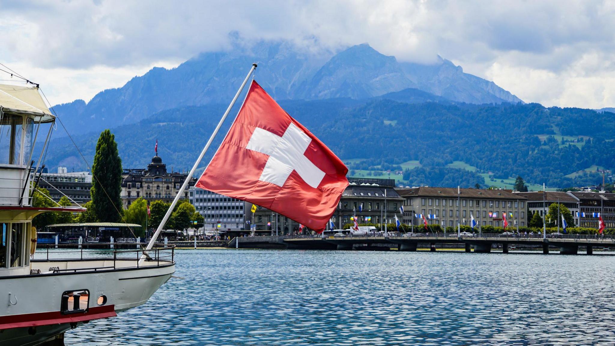 UK and Switzerland Forge New Travel Pact: No Roaming Fees, Easier Airport Access
