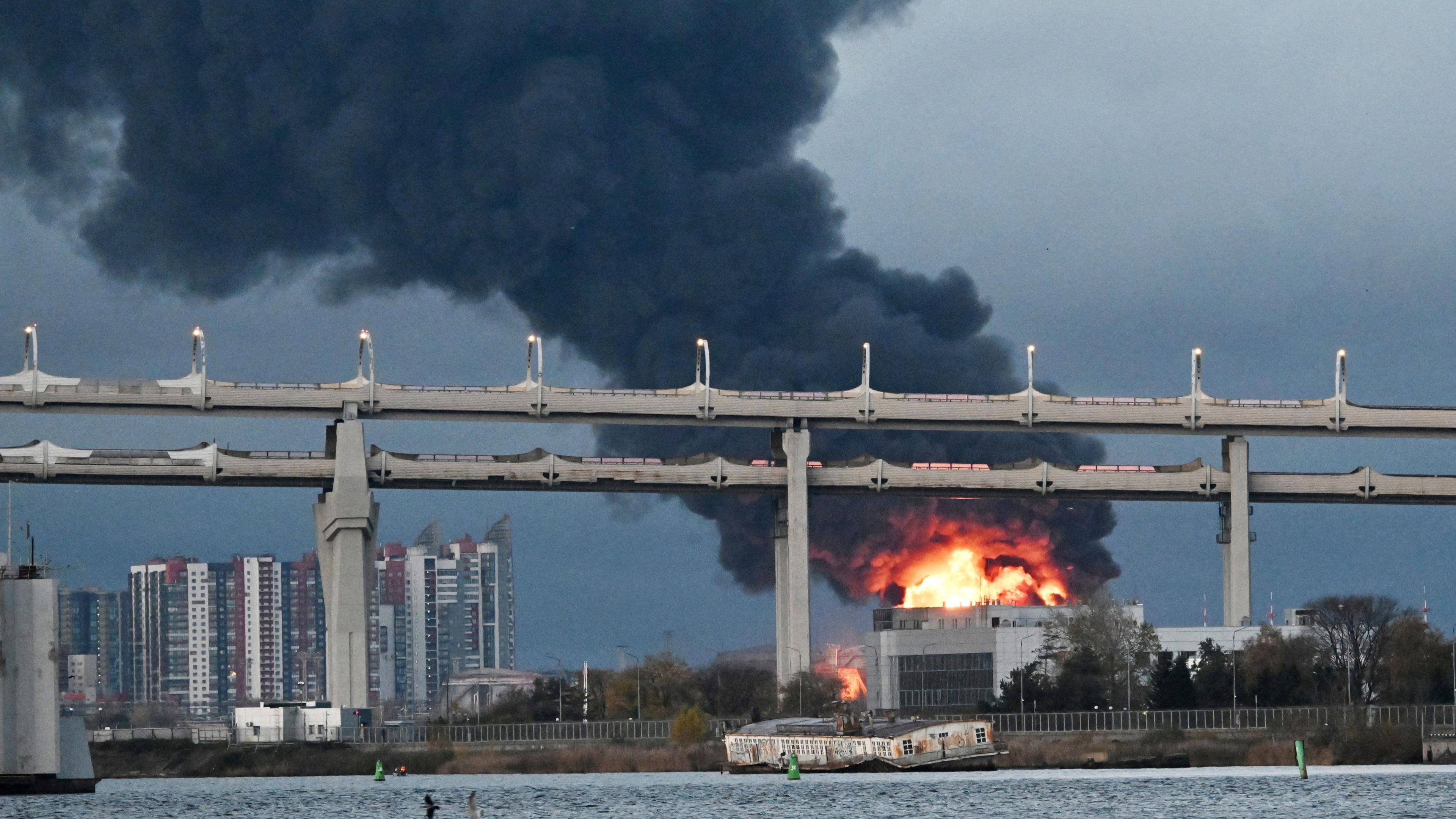 Flames at St Petersburg oil terminal