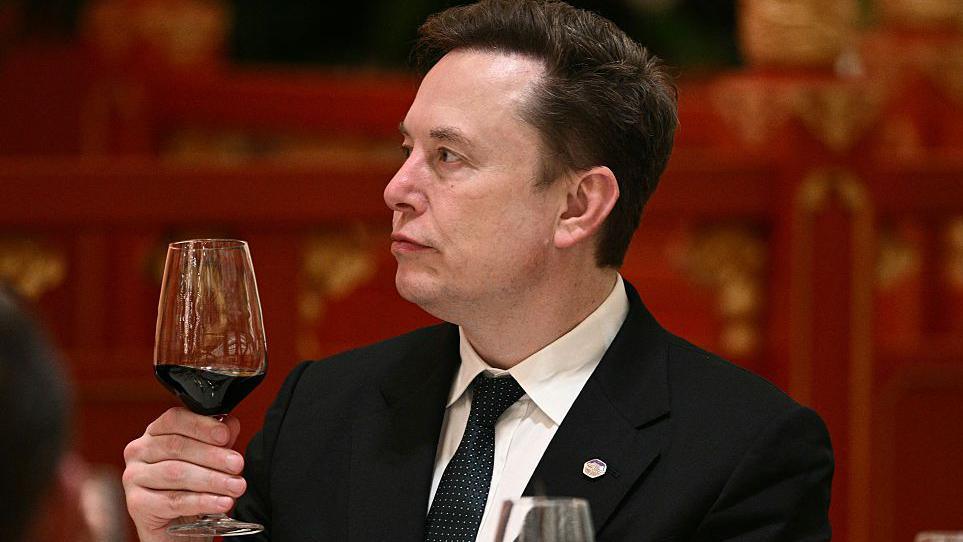Elon Musk Turns the AI Fear Into a 'Ride': What The Economist Interview Reveals
