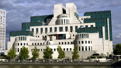 MI6 Launches Dark Web Portal to Recruit Spies from Russia