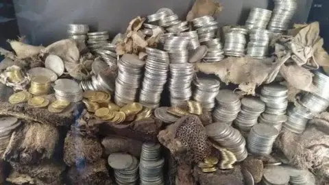 Thefts Plague French Museums: Gold and Silver Coins Stolen